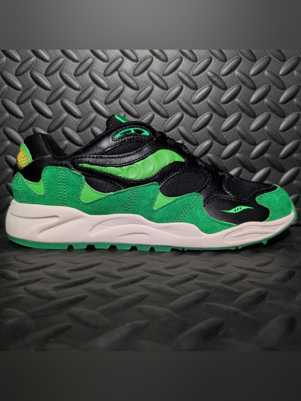 Saucony Grid Shadow 2 'St. Patrick's Day' S70800-1 size 11